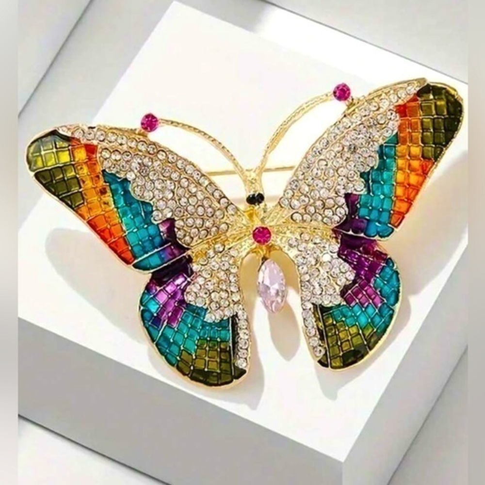 ✨NWT Vintage Luxury Crystal rhinestone 🦋 pin bronze brooch